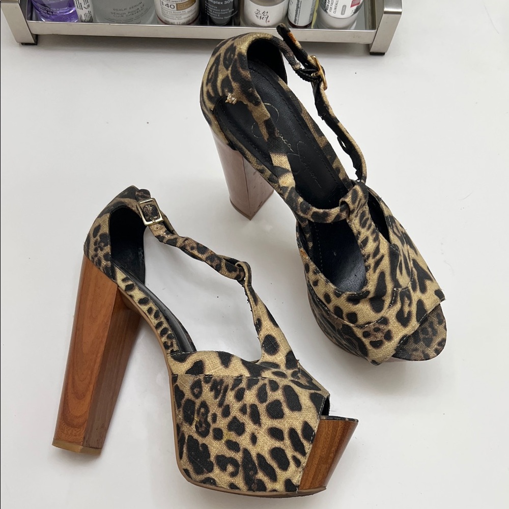 Jessica Simpson Dani Leopard Print Platform Heels size 8